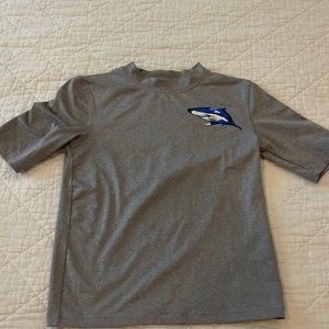 🌟Summer Clearout!🌟 Cat & Jack boys swim shirt. Shark print. Size Small. Used.